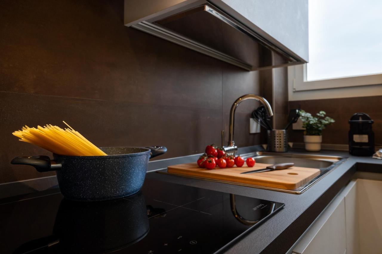 Appartamenti Vista Mole, Centro A 15 Min - Luxury Suites & Fast Wifi トリノ エクステリア 写真