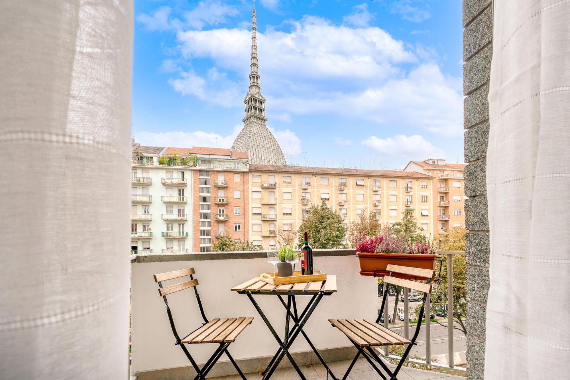 Appartamenti Vista Mole, Centro A 15 Min - Luxury Suites & Fast Wifi トリノ エクステリア 写真